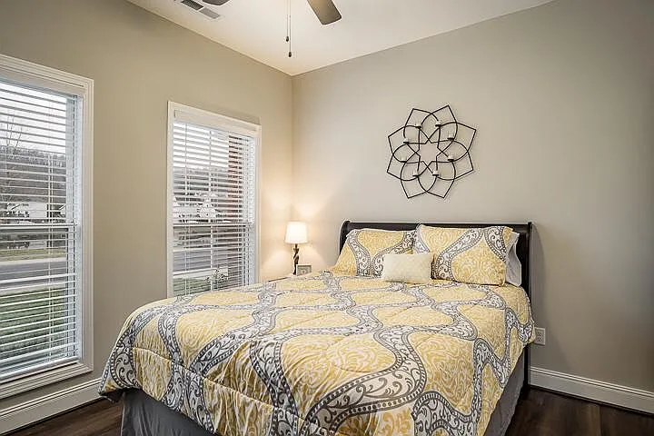 919 Windsor Isle Dr — Photo 3