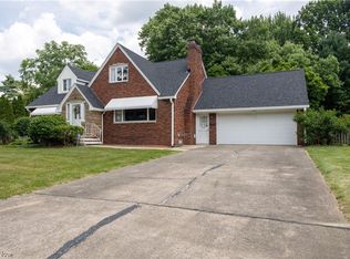 8355 Van Dr, Poland, OH