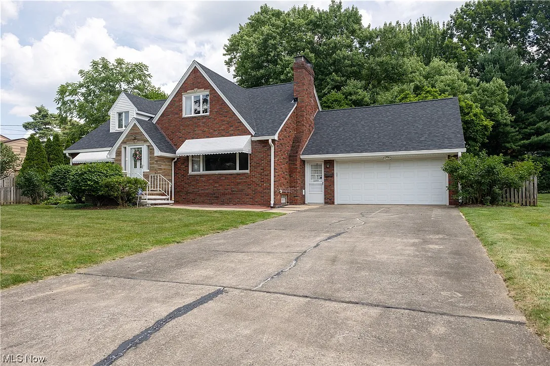 8355 Van Dr photo 1