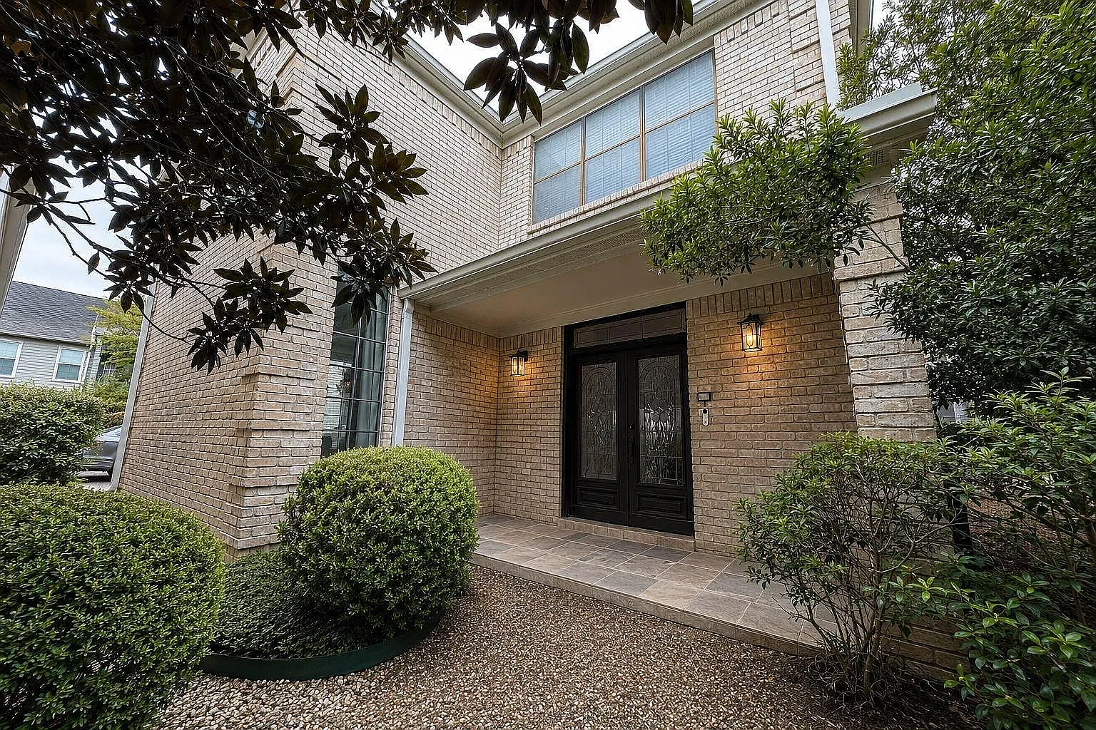 4 bed, 3.5 bath, 4023 sqft, $5,700 — Photo 1