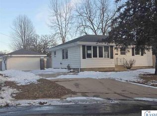 729 Elm Ct, Le Sueur, MN 56058