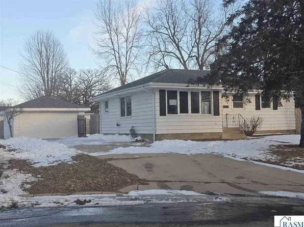 729 Elm Ct, Le Sueur, MN 56058