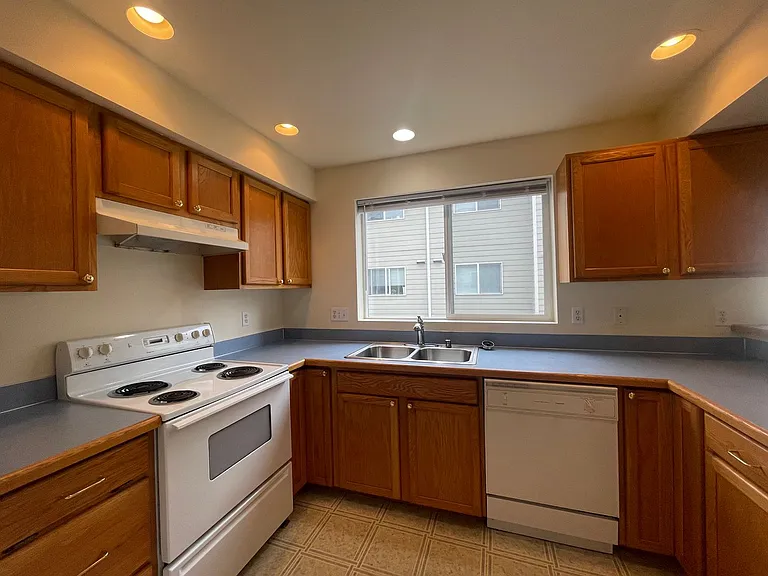 3214111 — Photo 21