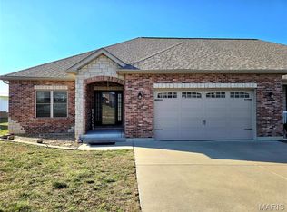 475 Legacy Ln, Villa Ridge, MO 63089