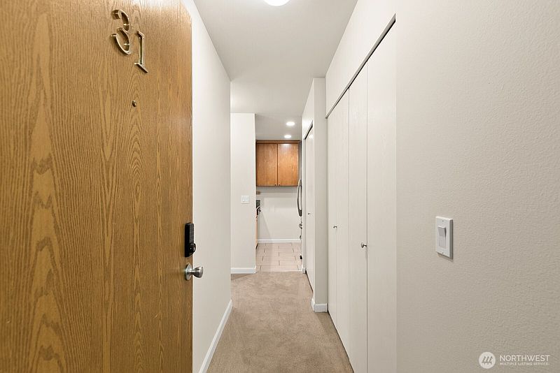 3rd image of 3926 1st Avenue NE #31