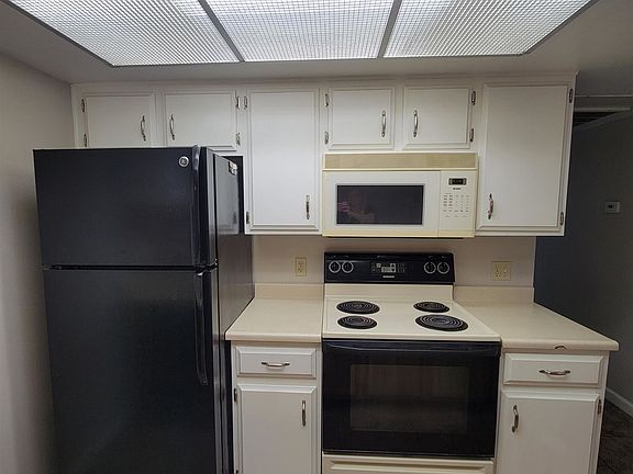 5th image of 8841 N 8th St Unit 105