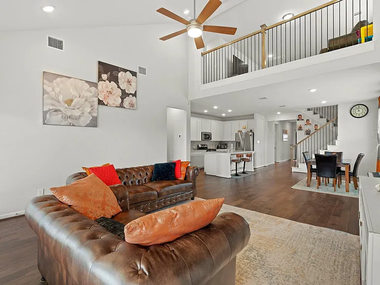 7843 Wyndham Harbor Ct — Photo 12