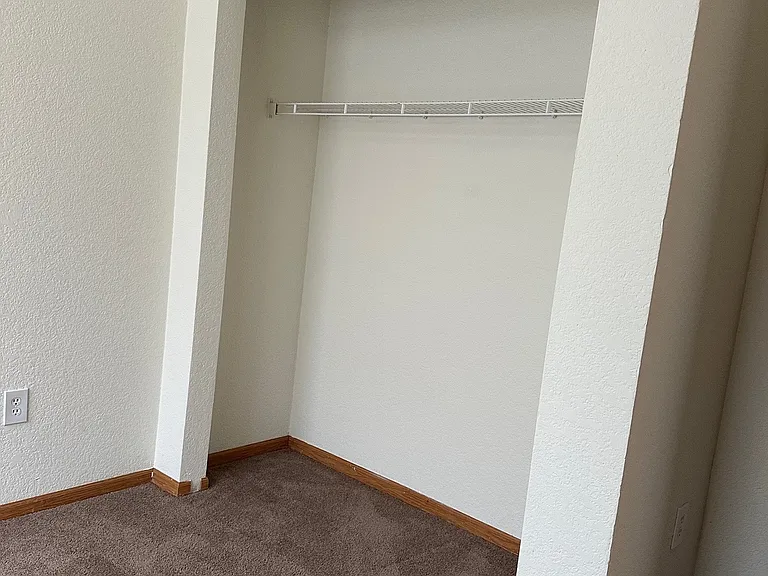 Selby Grotto Apartments — Photo 8