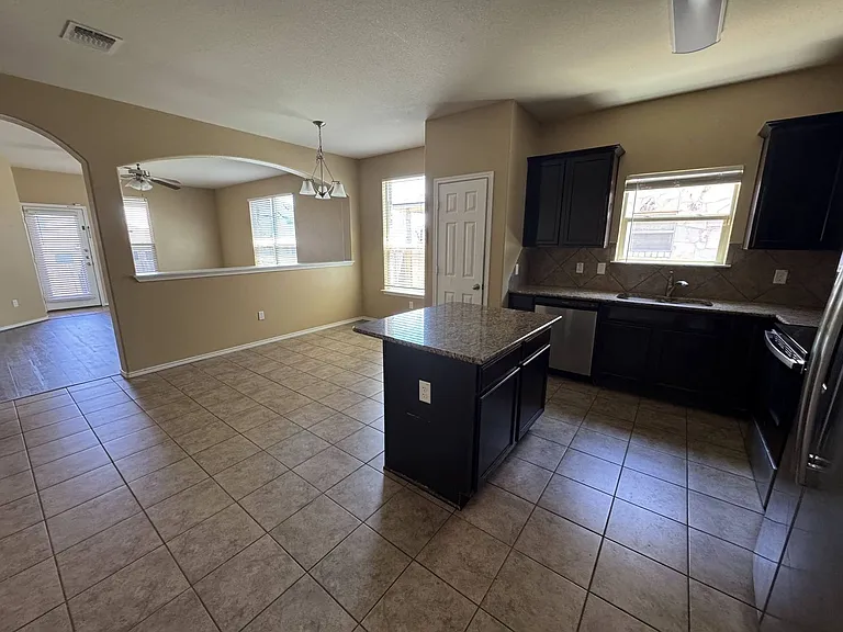 6406 Clear Brook Dr — Photo 5