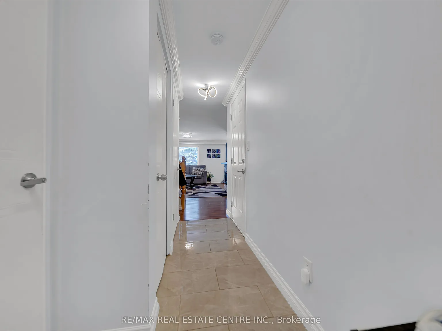 3 bed, $2,699 — Photo 4