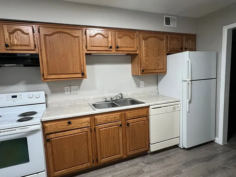 5907 Staughton Dr — Photo 2