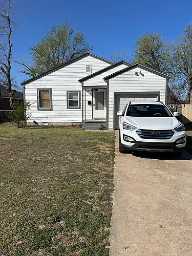 1441 Maple Dr Photo 1