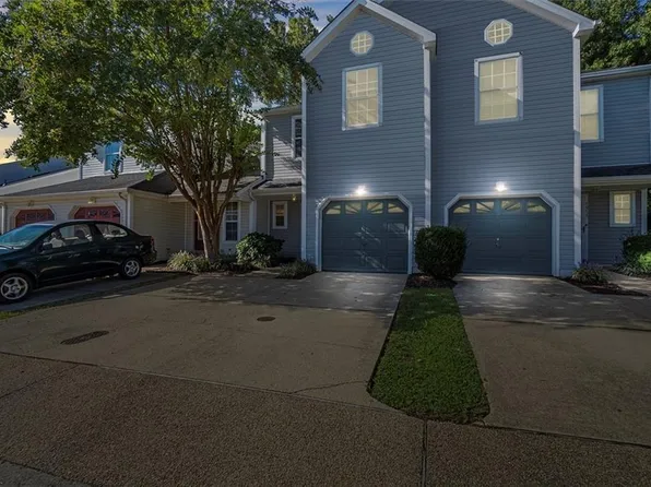 4975 Kemps Lake Dr, Virginia Beach, VA 23462