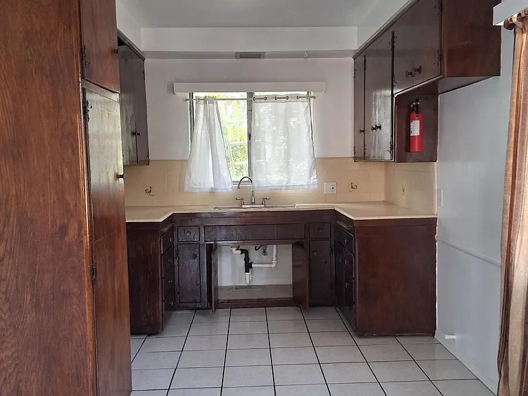 418 E Tamarack Ave #418 — Photo 7