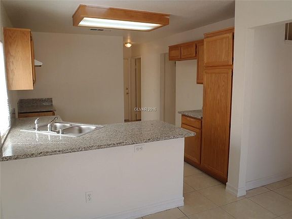 3rd image of 7204 Sun Cove Cir