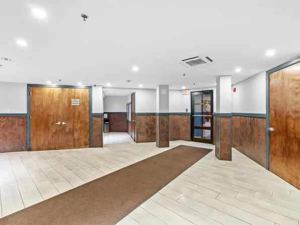 70 Adams Street image 37 of 47