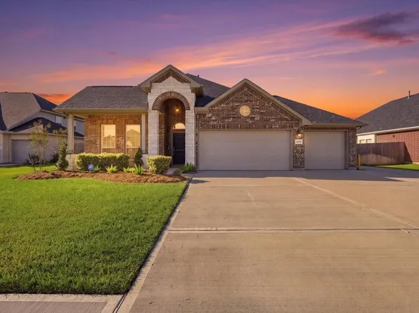 12031 Champions Forest Dr, Mont Belvieu, TX 77535