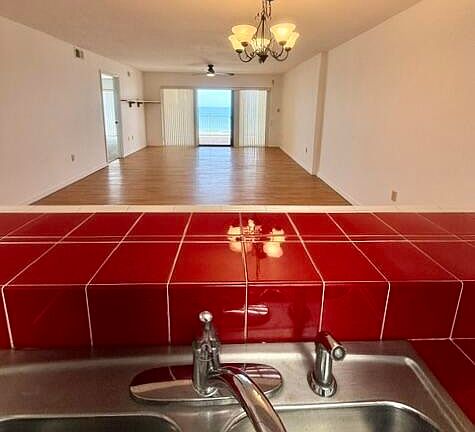 4th image of 6770 Ridgewood Ave APT 702
