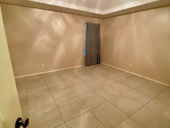 3rd image of 108 S Ridge Ln APT 3