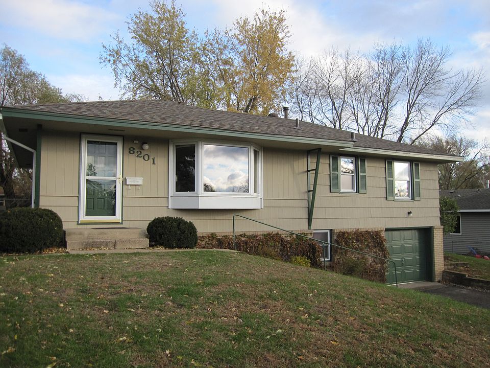 Look inside for pics of open floor plan and new kitchen!