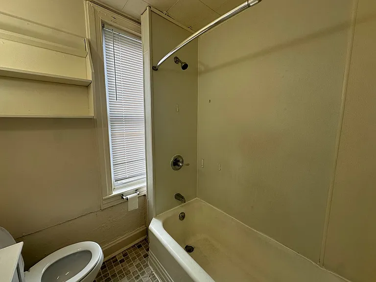 925 W College Ave — Photo 17