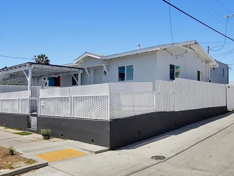 4222 Myrtle Ave — Photo 3