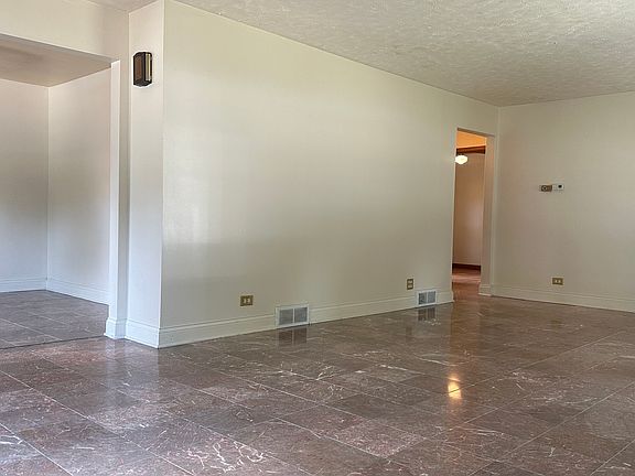 2nd image of 650 E 159th Pl