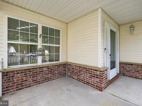 4th image of 140 Peppergrass Dr S