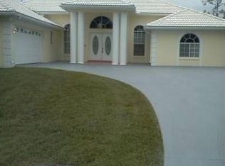 916 McArthur Ave, Lehigh Acres, FL 33936