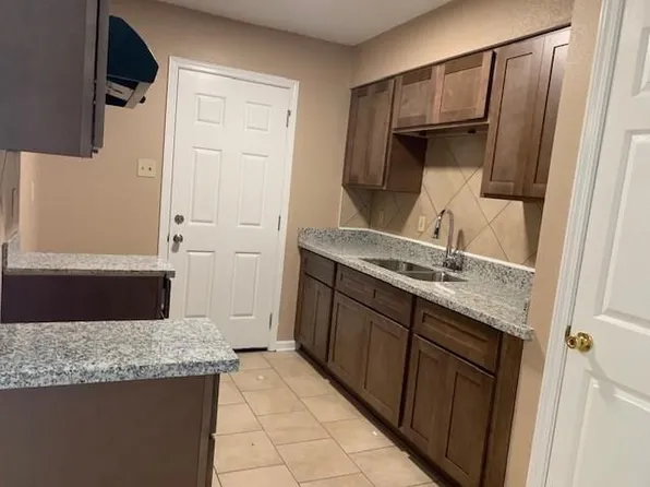 283 Meadows Dr, Destrehan, LA 70047