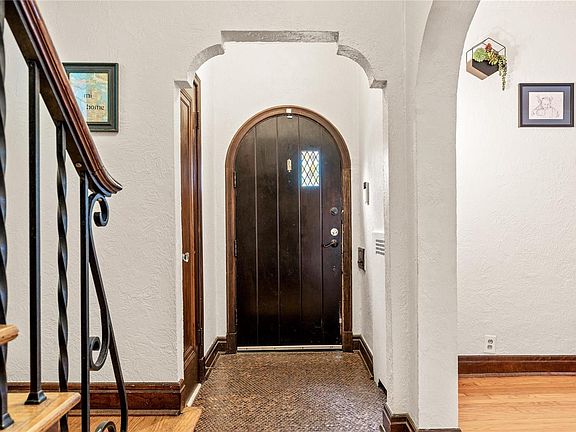 2nd image of 3123 Gurney Ave