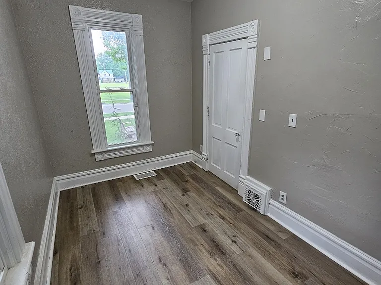1328 6th Ave #1 — Photo 3