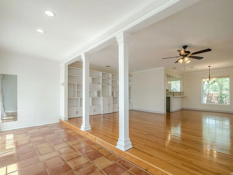 227 Devonshire Dr — Photo 5