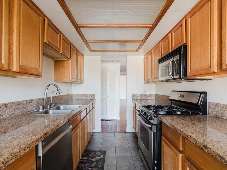 1134 Campbell St #307 — Photo 18