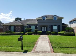 221 Riverwood Dr, Saint Rose, LA 70087