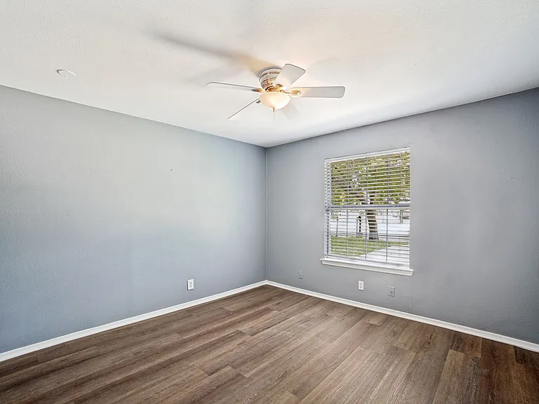 342 Consuelo — Photo 21