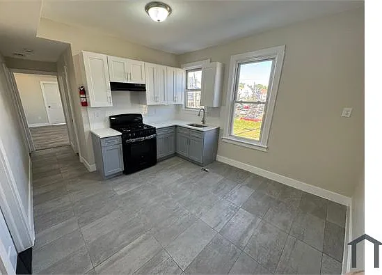 28 Wainwright St #2 — Photo 1