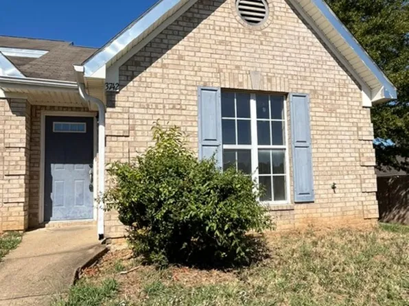 3742 Iron Horse Dr, Horn Lake, MS 38637