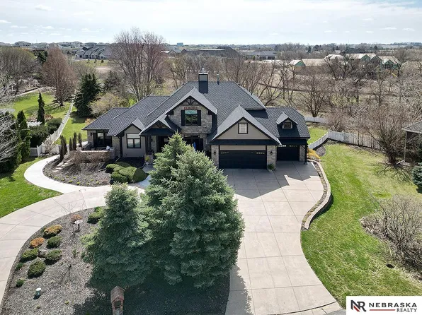 4035 S 224th Cir, Elkhorn, NE 68022