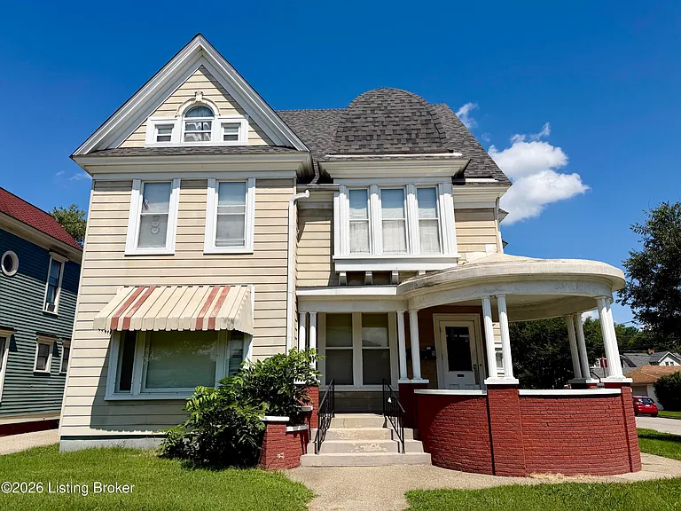 1847 E Oak St #4 — Photo 1