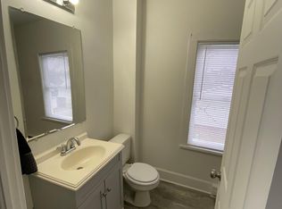 104 S Church St #B, Washington, IL 61571