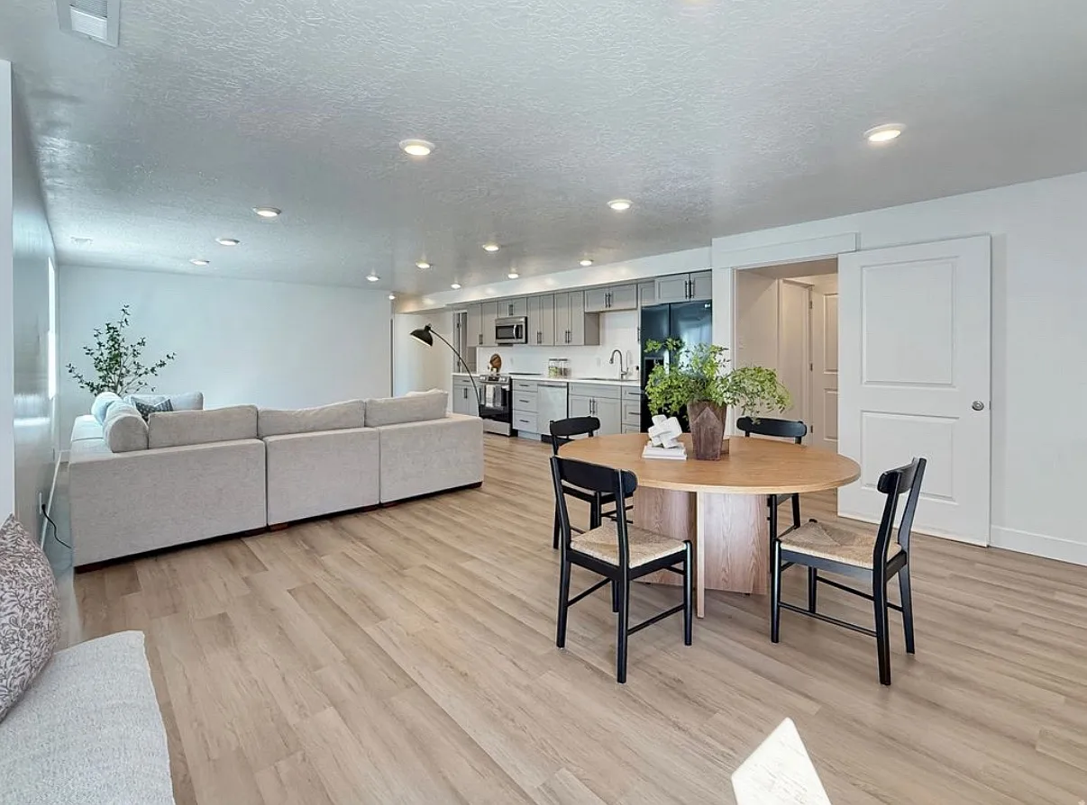 3 bed, 1750 sqft, $2,000 — Photo 1