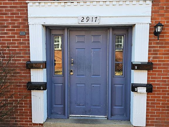 3rd image of 2907-2919 Chippewa St #A