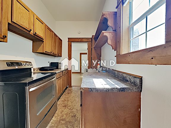 3rd image of 1009 Avenue L Front 1