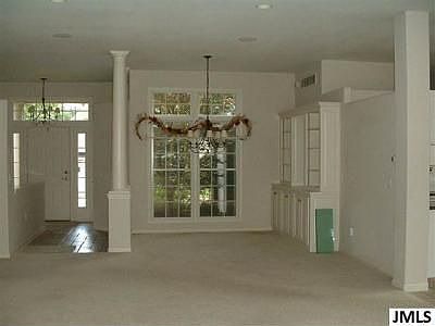 5th image of 2106 Lake Wood Dr