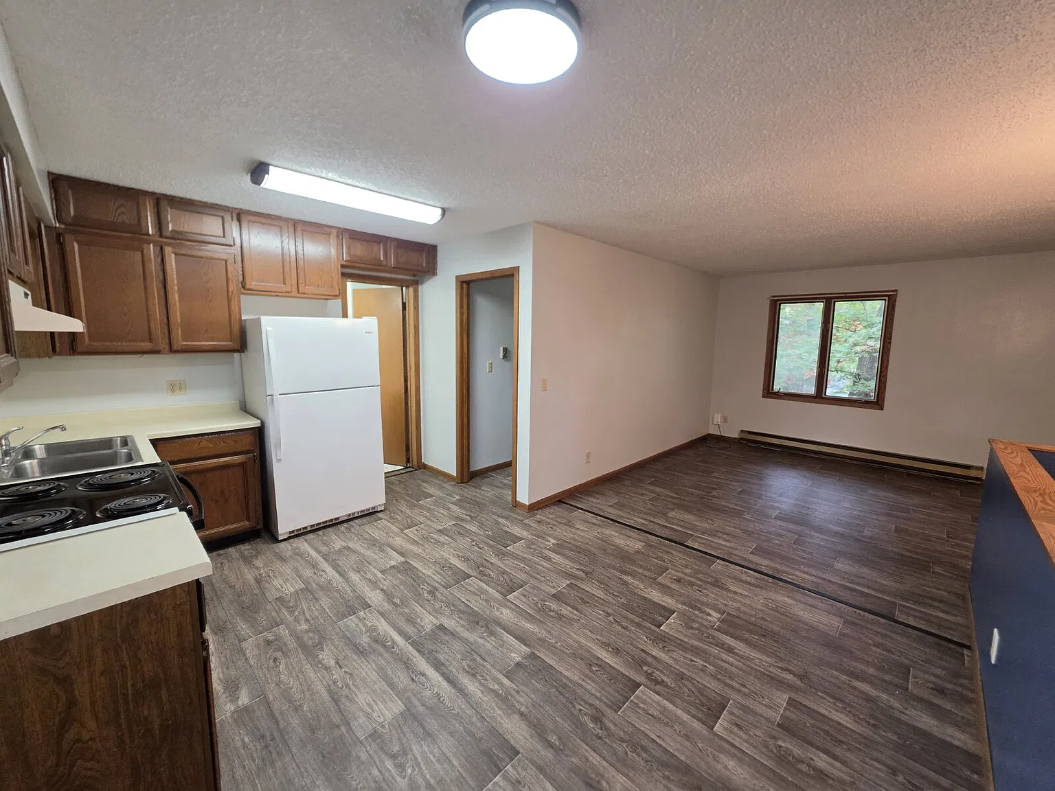 3 bed, 2.0 bath, 1152 sqft, $1,495 — Photo 2