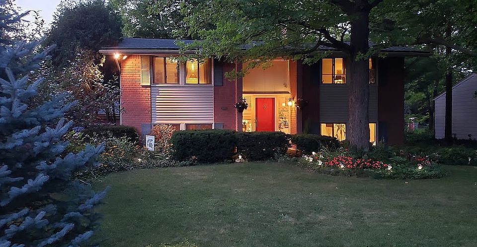 1st image of 2950 Bolingbroke Dr