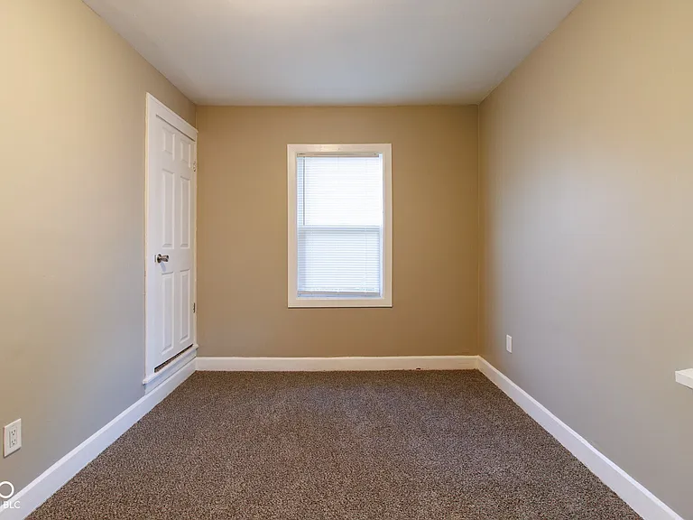 3328 E New York St — Photo 10