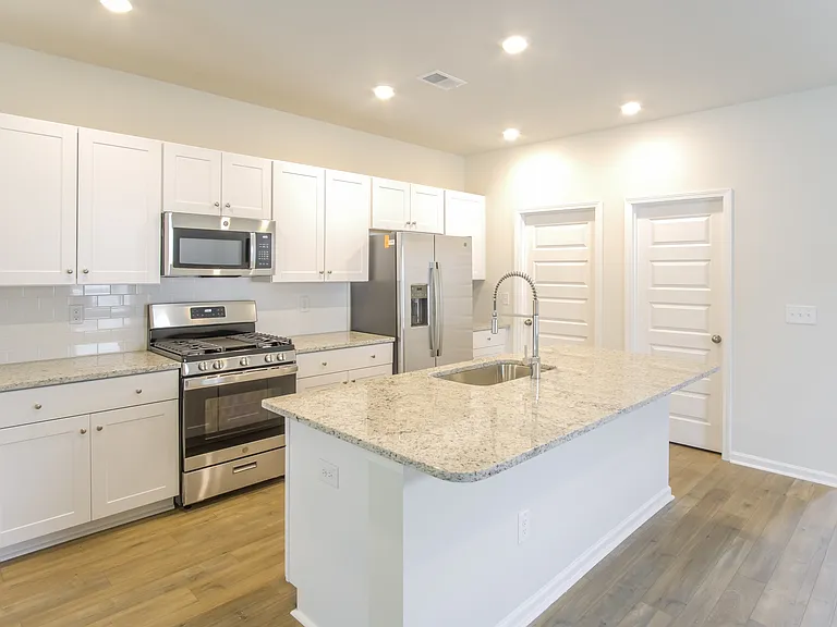 1158 Joywood Dr — Photo 5