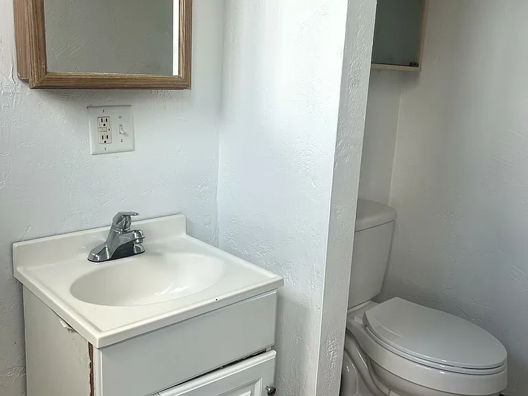 2428 Woodstock Ave #1 — Photo 6